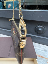Load image into Gallery viewer, Louis Vuitton Eva bag
