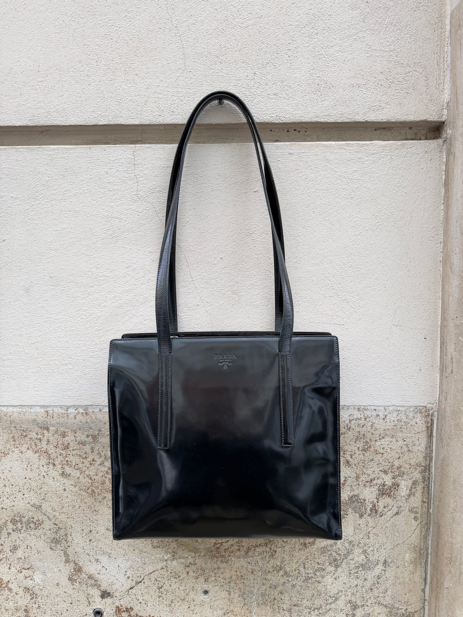 Prada Re-Edition 1995 nera -  lesleyluxuryvintage