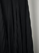 Carica l&#39;immagine nel visualizzatore di Gallery, Balenciaga Gonna longuette plissé nera - Tg. 38
