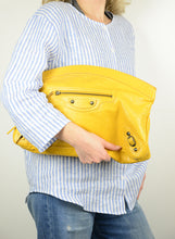 Load image into Gallery viewer, Balenciaga City handbag in yellow leather
