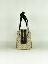 Carica l&#39;immagine nel visualizzatore di Gallery, Louis Vuitton Borsa Josephine verde oliva

