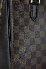 Carica l&#39;immagine nel visualizzatore di Gallery, Louis Vuitton Borsa Triana in Damier marrone

