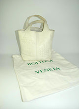 Load image into Gallery viewer, Bottega Veneta Small bag in white leather
