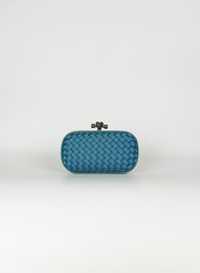 Bottega Veneta Pochette Knot in raso blu petrolio