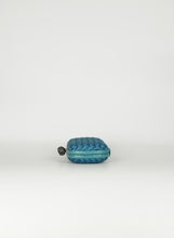 Carica l&#39;immagine nel visualizzatore di Gallery, Bottega Veneta Pochette Knot in raso blu petrolio
