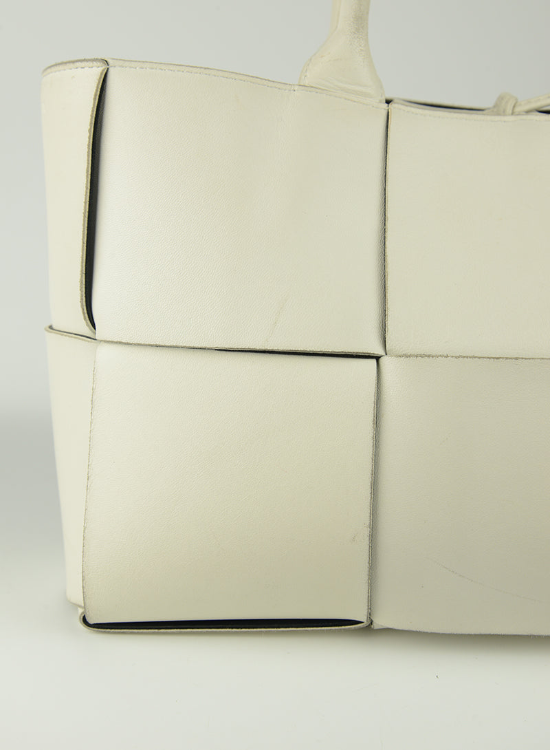 Bottega Veneta Arco tote bag in white leather