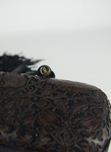Carica l&#39;immagine nel visualizzatore di Gallery, Bottega Veneta Knot marrone con ricami
