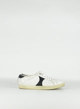 Load image into Gallery viewer, Celine Sneakers Tro1l in pelle bianche - N. 38
