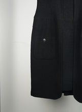 Load image into Gallery viewer, Chanel Abito tubino in tessuto bouclé nero - Tg. 48
