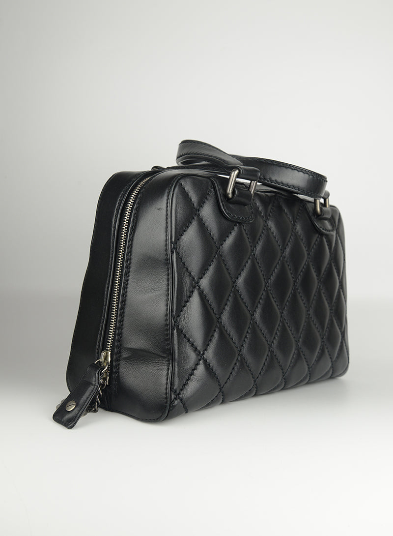 Chanel Bauletto in pelle quilted nera