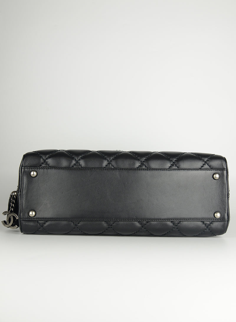 Chanel Bauletto in pelle quilted nera