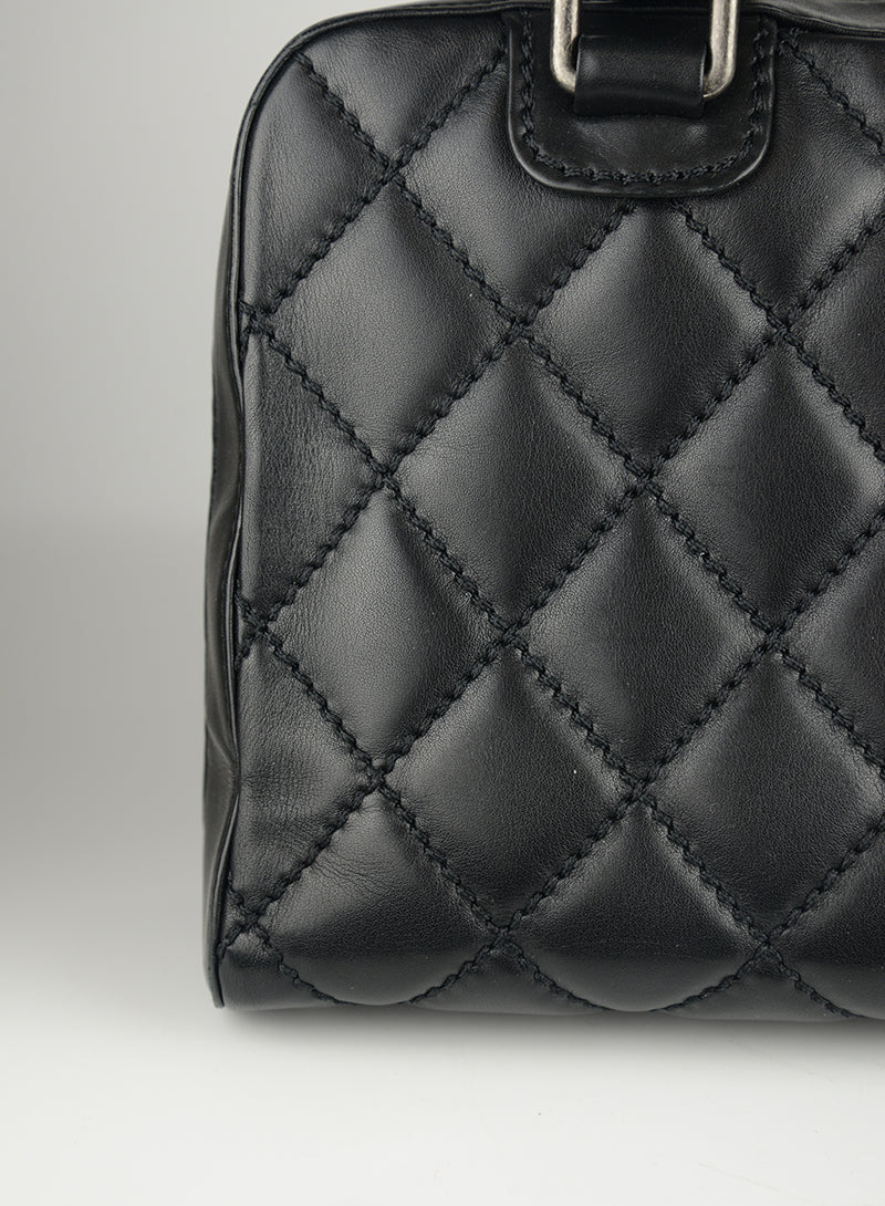 Chanel Bauletto in pelle quilted nera