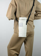Carica l&#39;immagine nel visualizzatore di Gallery, Chanel Porta borraccia in nylon bianco

