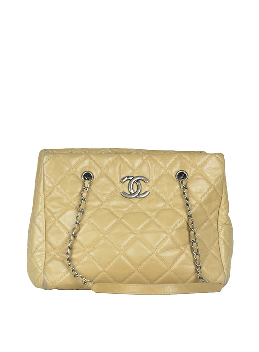 Chanel Shopper in beige Matelassé leather