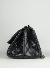Carica l&#39;immagine nel visualizzatore di Gallery, Chanel Borsa Inchiostro in pelle matelassé nera
