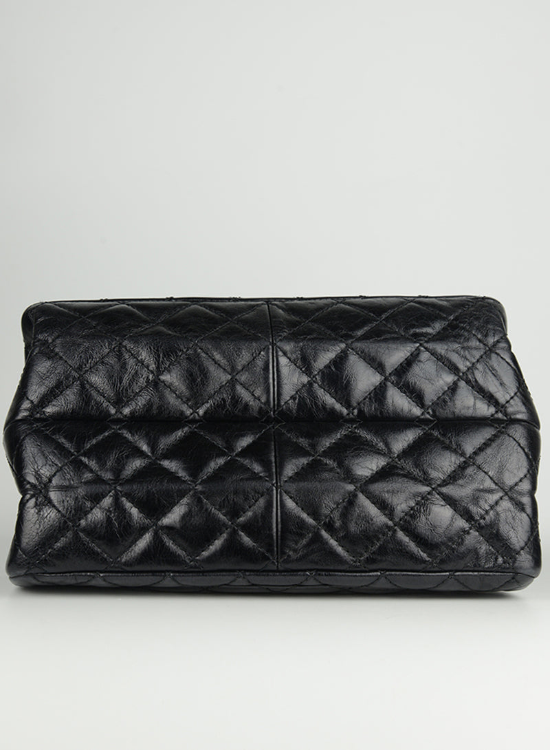 Chanel Inchiostro bag in black matelassé leather