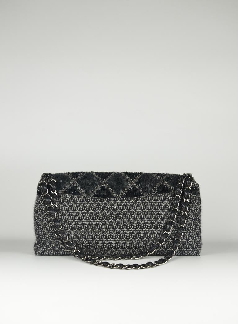 Chanel Black wool shoulder bag