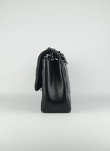 Carica l&#39;immagine nel visualizzatore di Gallery, Chanel Borsa Jumbo in pelle nera
