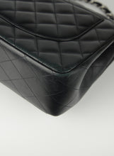 Load image into Gallery viewer, Chanel Borsa Jumbo in pelle nera
