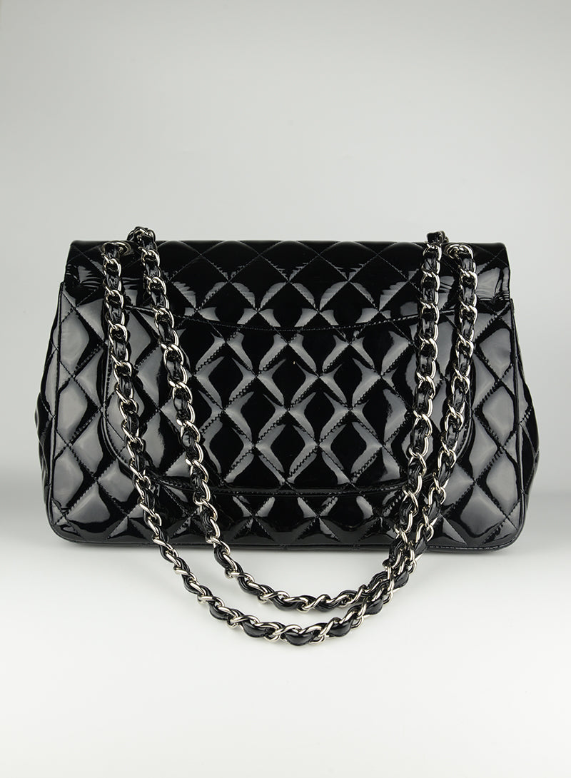 Chanel Jumbo bag in black vernis