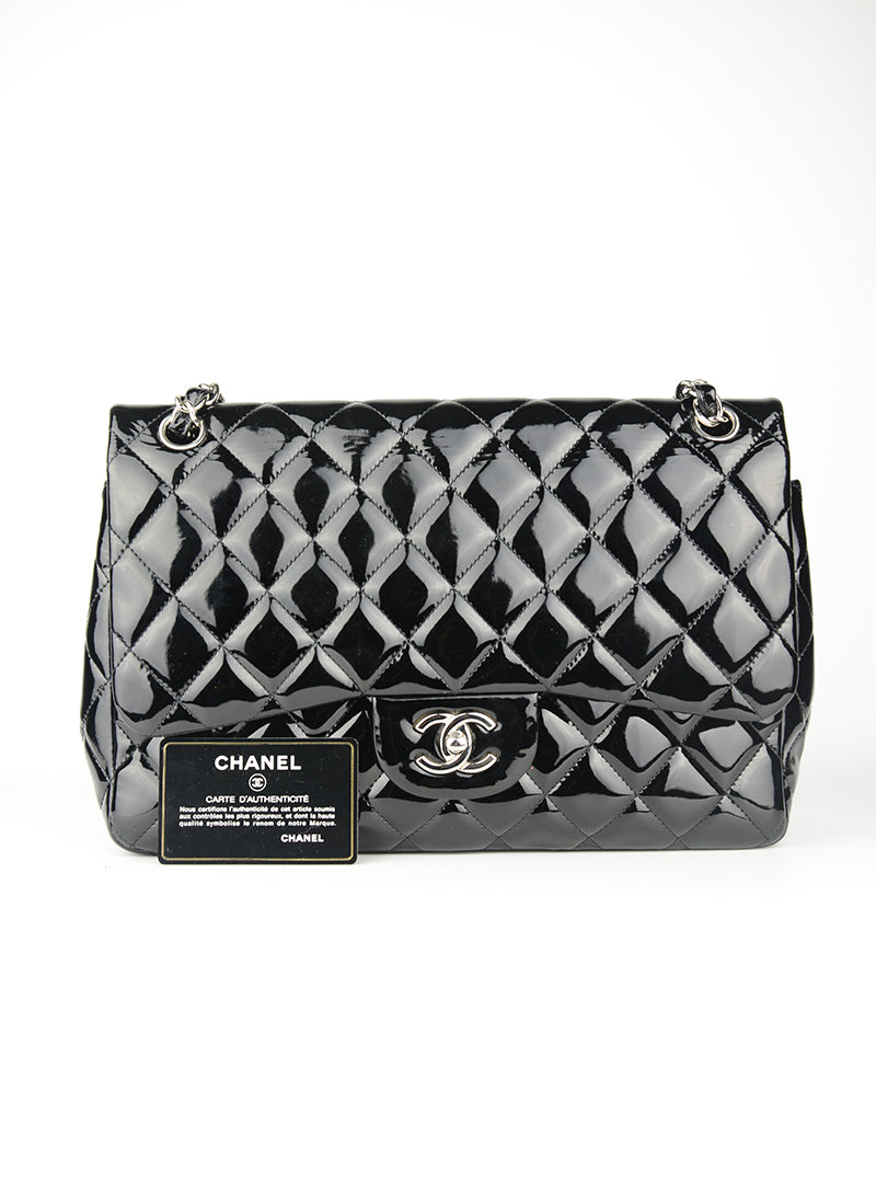 Chanel Jumbo bag in black vernis