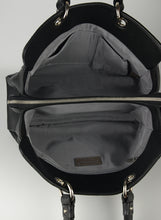 Carica l&#39;immagine nel visualizzatore di Gallery, Chanel Borsa in pelle Caviar nera
