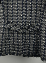 Carica l&#39;immagine nel visualizzatore di Gallery, Chanel Giacca bouclé grigia e nera - Tg. 46
