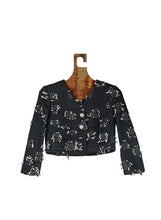 Load image into Gallery viewer, Chanel Black bouclé crop jacket - Size. 40
