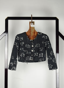 Chanel Black bouclé crop jacket - Size. 40