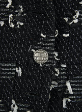 Carica l&#39;immagine nel visualizzatore di Gallery, Chanel Giacca crop in bouclé nera - Tg. 40
