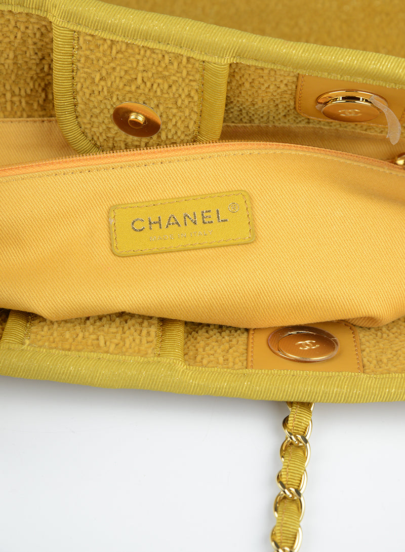 Chanel Shopper Deauville gialla