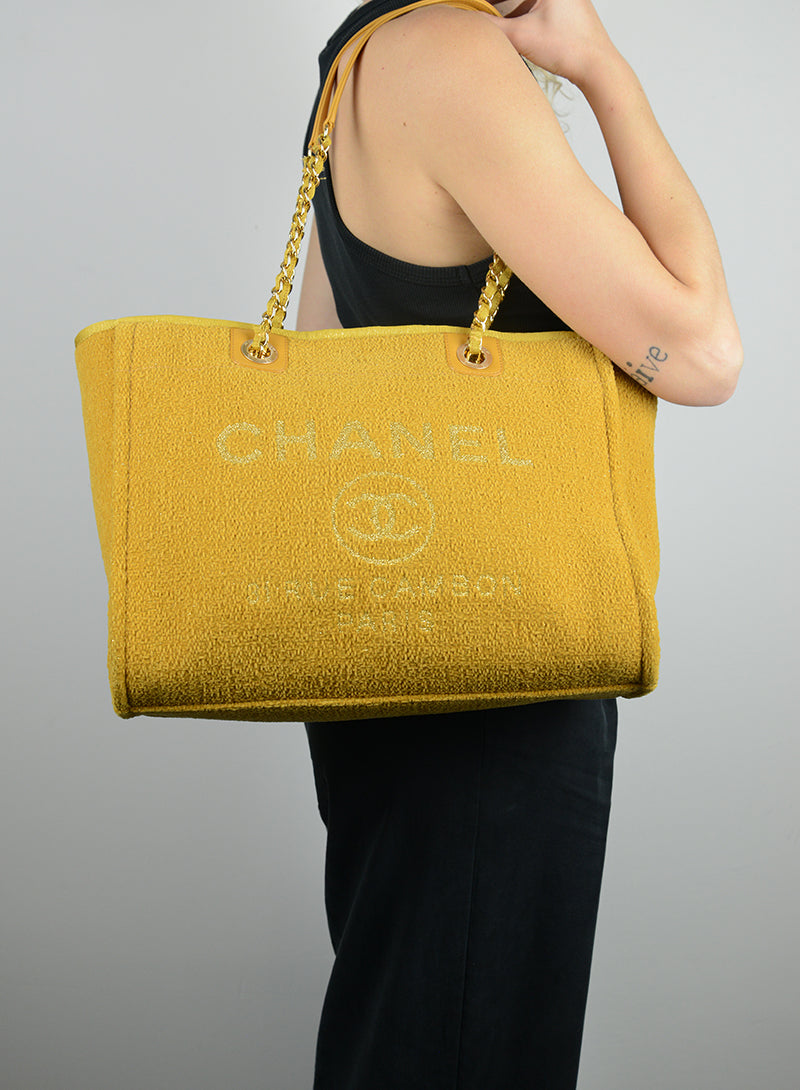 Chanel Shopper Deauville gialla