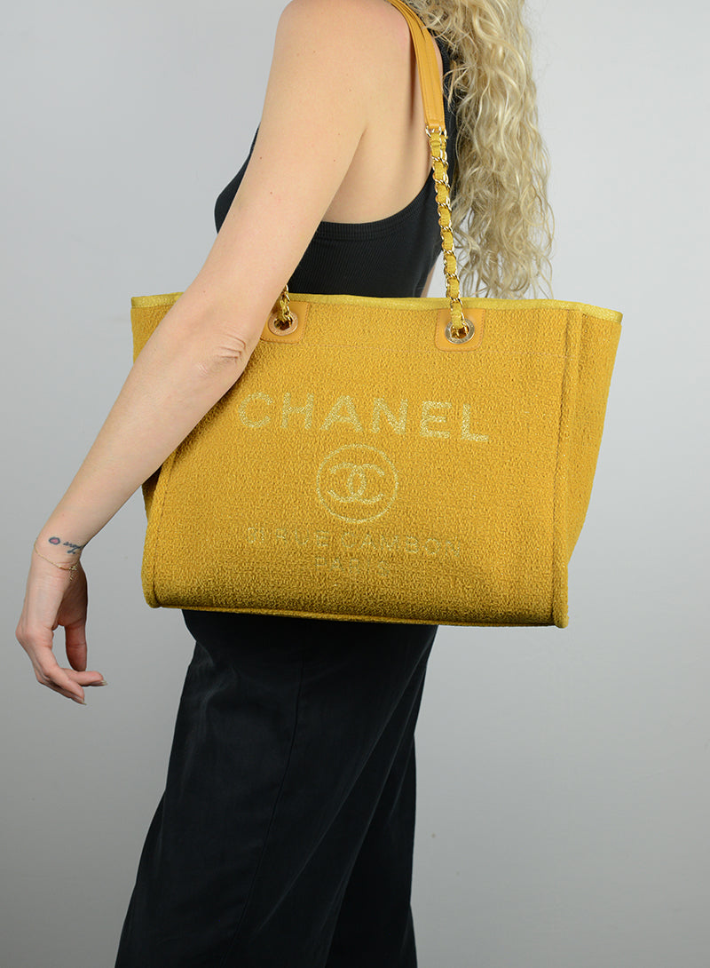 Chanel Shopper Deauville gialla