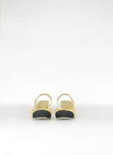 Load image into Gallery viewer, Chanel Scarpe Sliders beige - N. 36c
