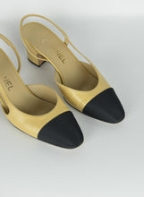 Carica l&#39;immagine nel visualizzatore di Gallery, Chanel Scarpe Sliders beige - N. 36c
