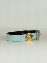 Carica l&#39;immagine nel visualizzatore di Gallery, Versace Cintura in pelle lizard azzurra
