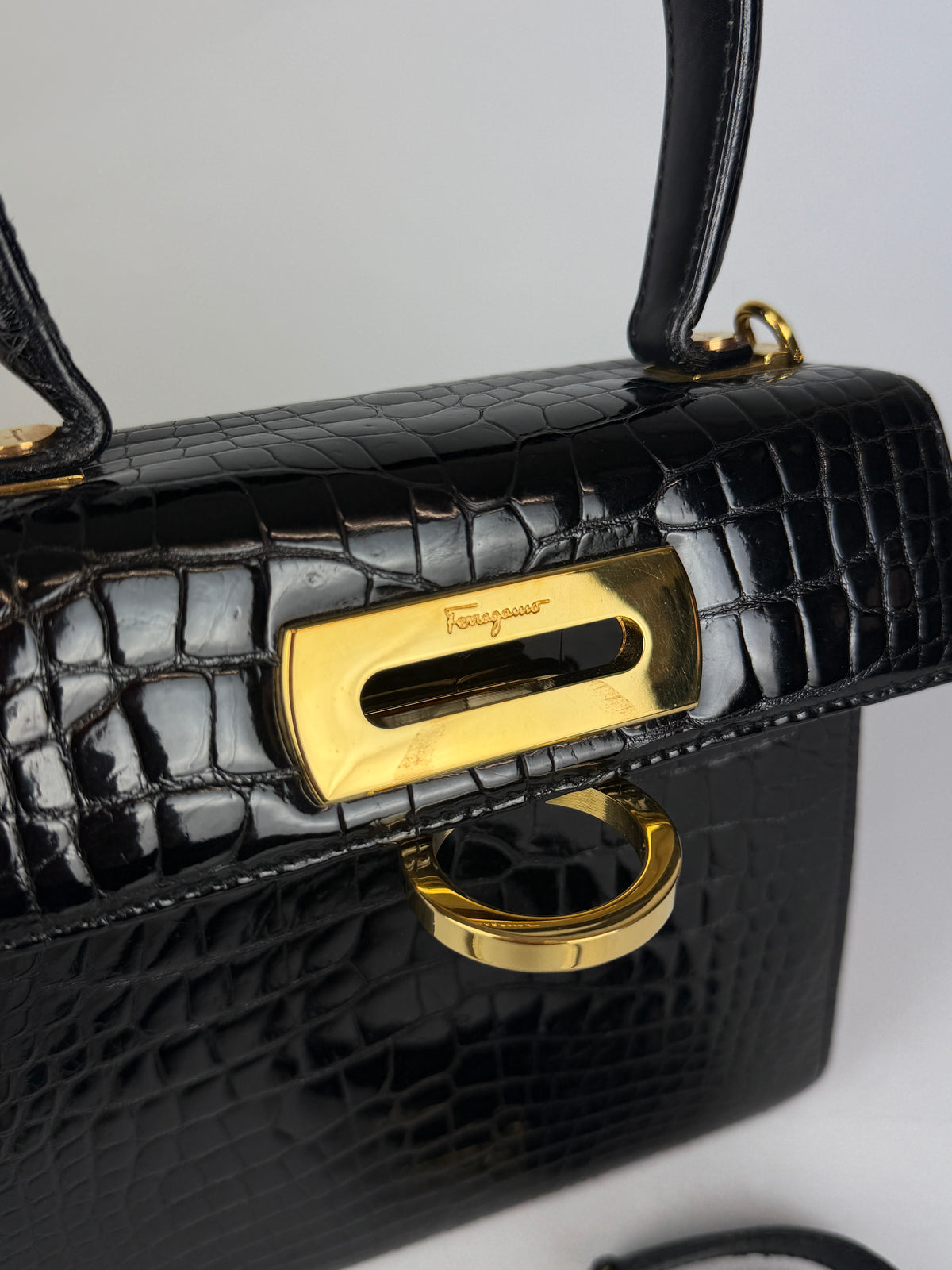 Ferragamo Borsina Iconic Top Handle nera