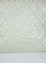 Load image into Gallery viewer, Chanel Borsa in pelle quilted bianco ghiaccio
