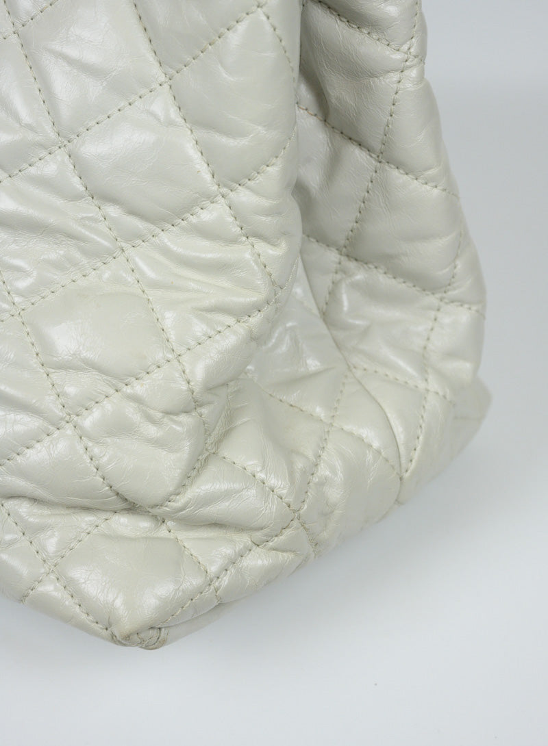 Chanel Borsa in pelle quilted bianco ghiaccio