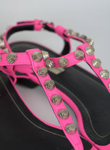 Load image into Gallery viewer, Balenciaga Sandali Gintarg in pelle fucsia - N. 36
