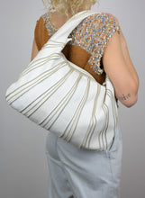 Load image into Gallery viewer, Bottega Veneta Hobo bag in white leather
