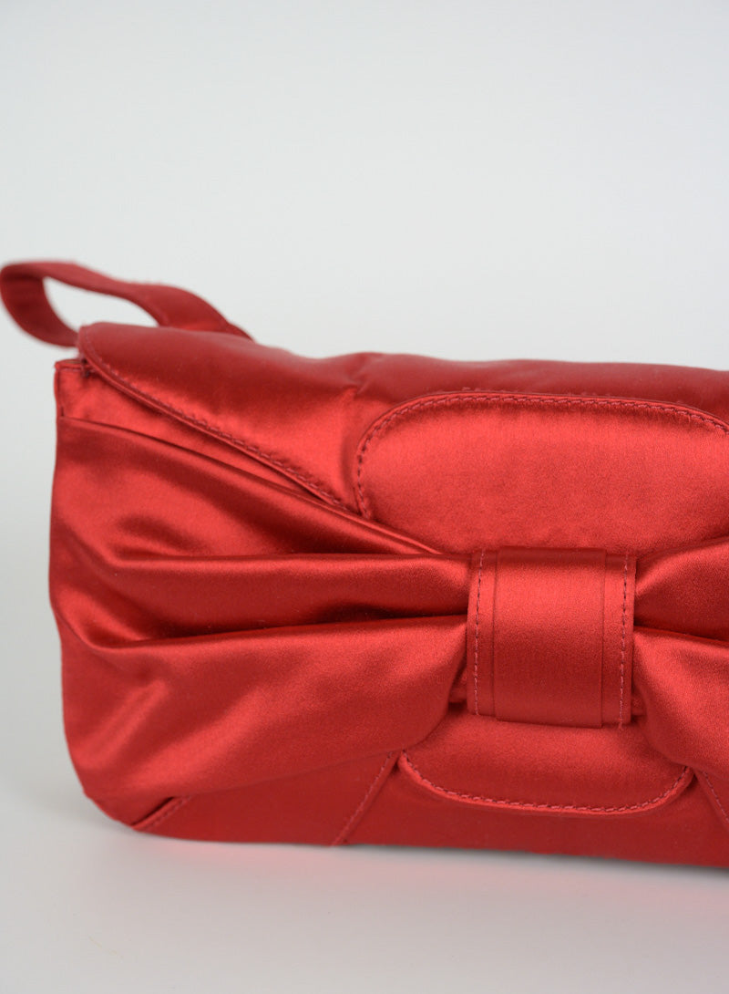 Valentino Pochette in raso rosso con fiocco