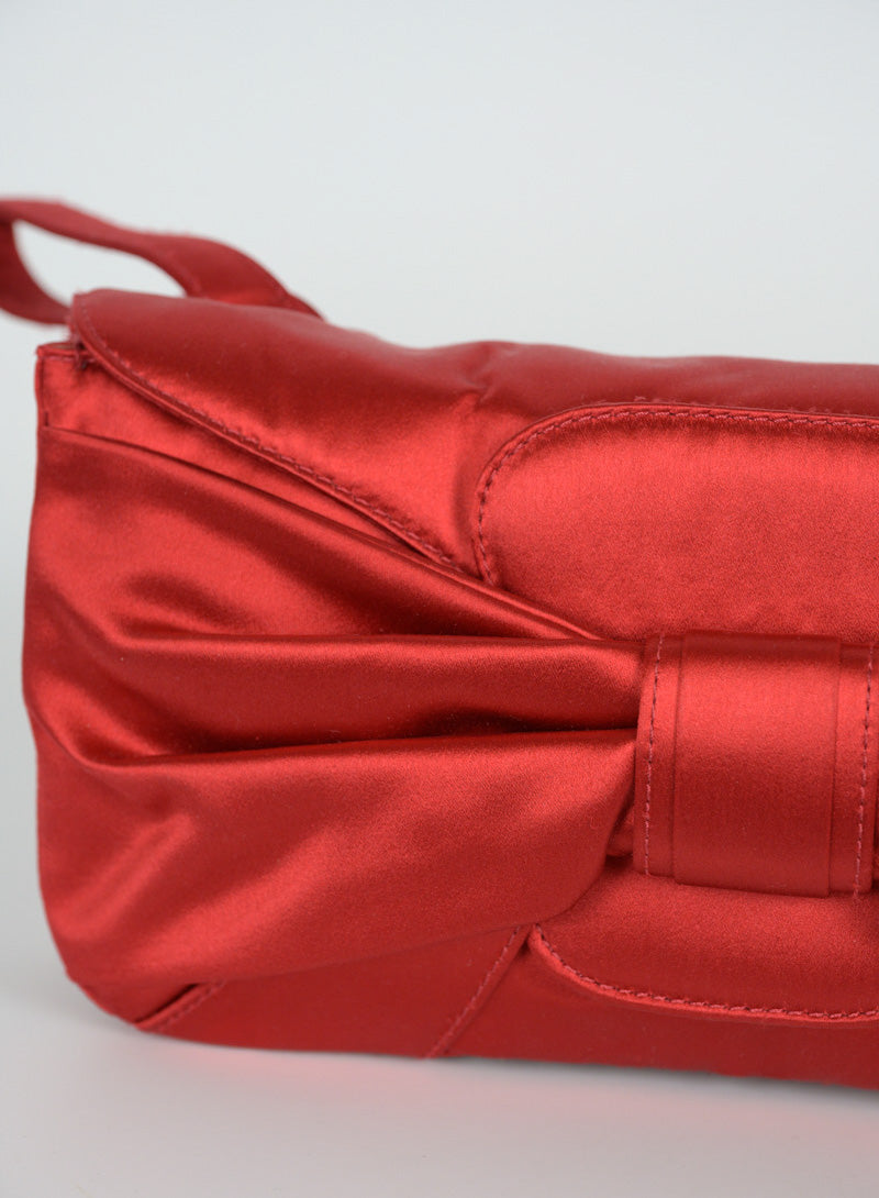 Valentino Pochette in raso rosso con fiocco