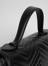 Carica l&#39;immagine nel visualizzatore di Gallery, Gucci Borsa Marmont in pelle nera
