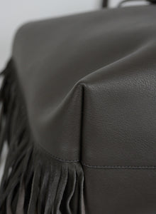 Saint Laurent Shopper in pelle grigia con frange laterali