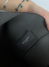 Carica l&#39;immagine nel visualizzatore di Gallery, Saint Laurent Shopper in pelle grigia con frange laterali
