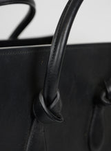 Carica l&#39;immagine nel visualizzatore di Gallery, Celine Borsa Tie in pelle nera

