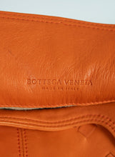Load image into Gallery viewer, Bottega Veneta Shopper in pelle arancione
