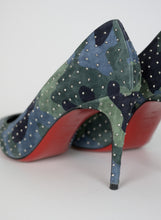Load image into Gallery viewer, Louboutin Décolléte Camouflage con borchiette - N. 38
