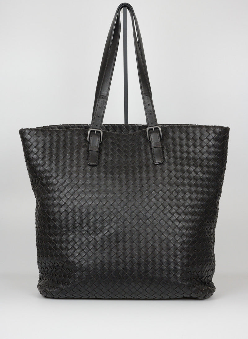 Bottega Veneta Shopper in dark brown woven leather